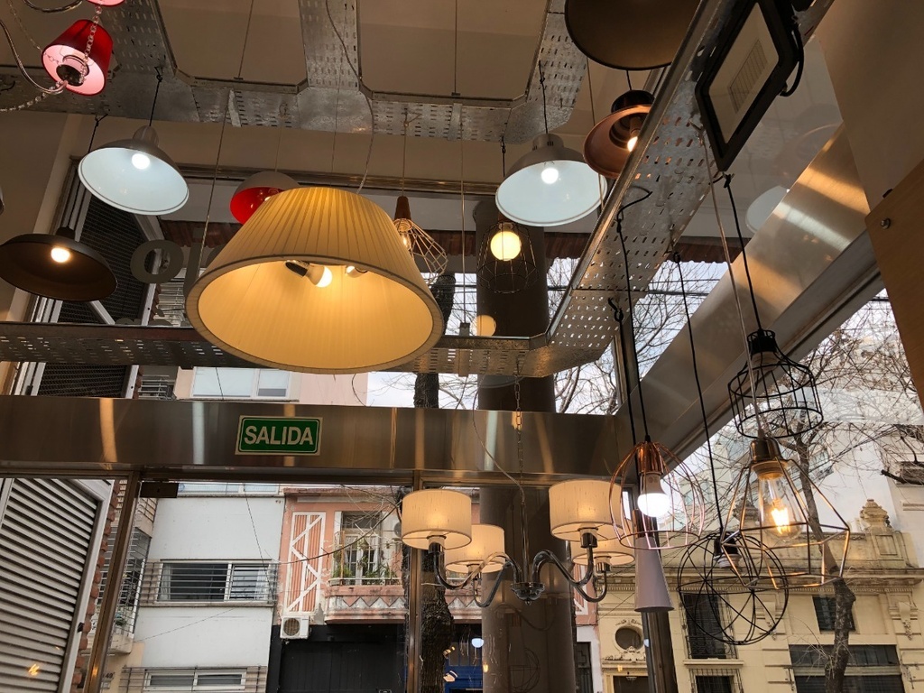 Plafón Con Copa Boina De Vidrio Ovalado Opal De 20 Cm