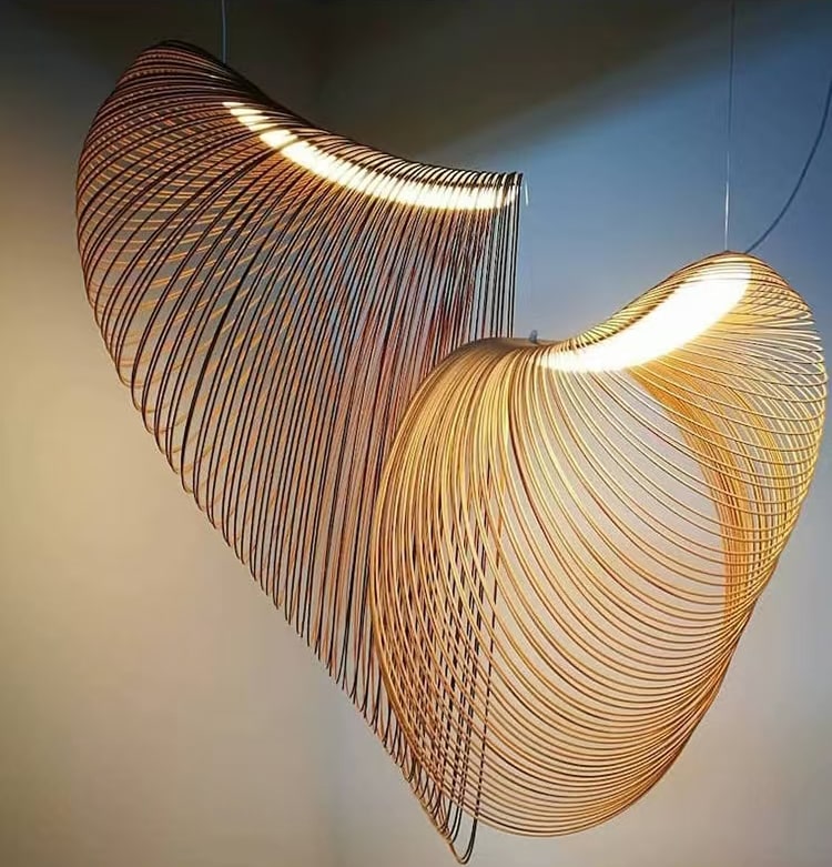 Colgante con luz LED integrado, filamentos de madera