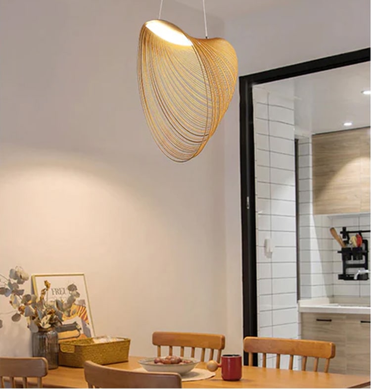 Colgante con luz LED integrado, filamentos de madera