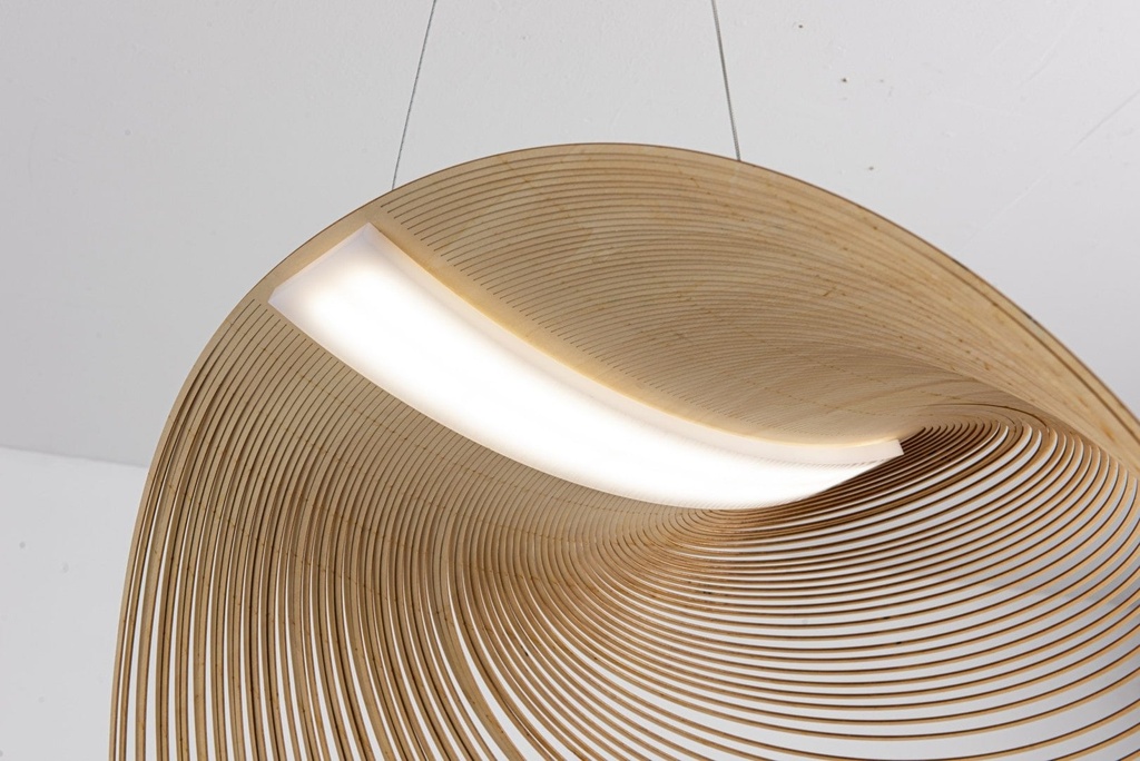 Colgante con luz LED integrado, filamentos de madera